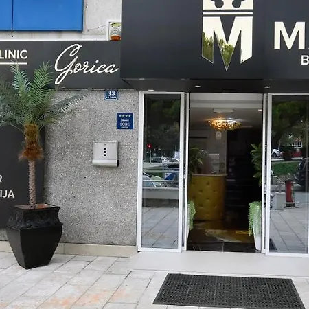 B Gold Luxury Panzió 4*