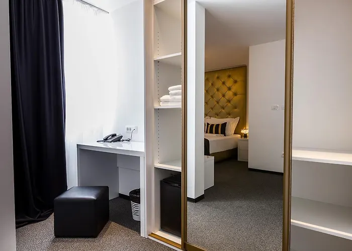 B Gold Luxury Bed and breakfast 4*