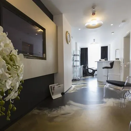 B Gold Luxury Bed & Breakfast 4*