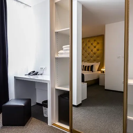 B Gold Luxury Bed and breakfast 4*