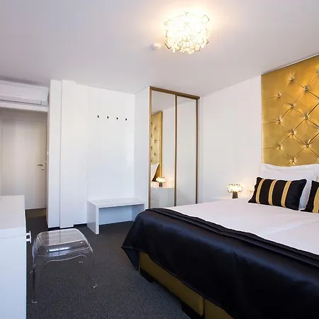 B Gold Luxury Bed and breakfast 4*