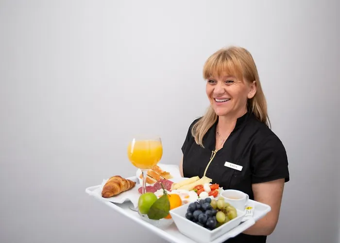 B Gold Luxury 4* Сплит